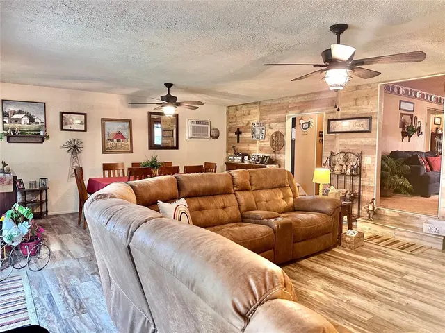 Photo 4 — 701 W Comanche Avenue, Rush Springs, OK 73082