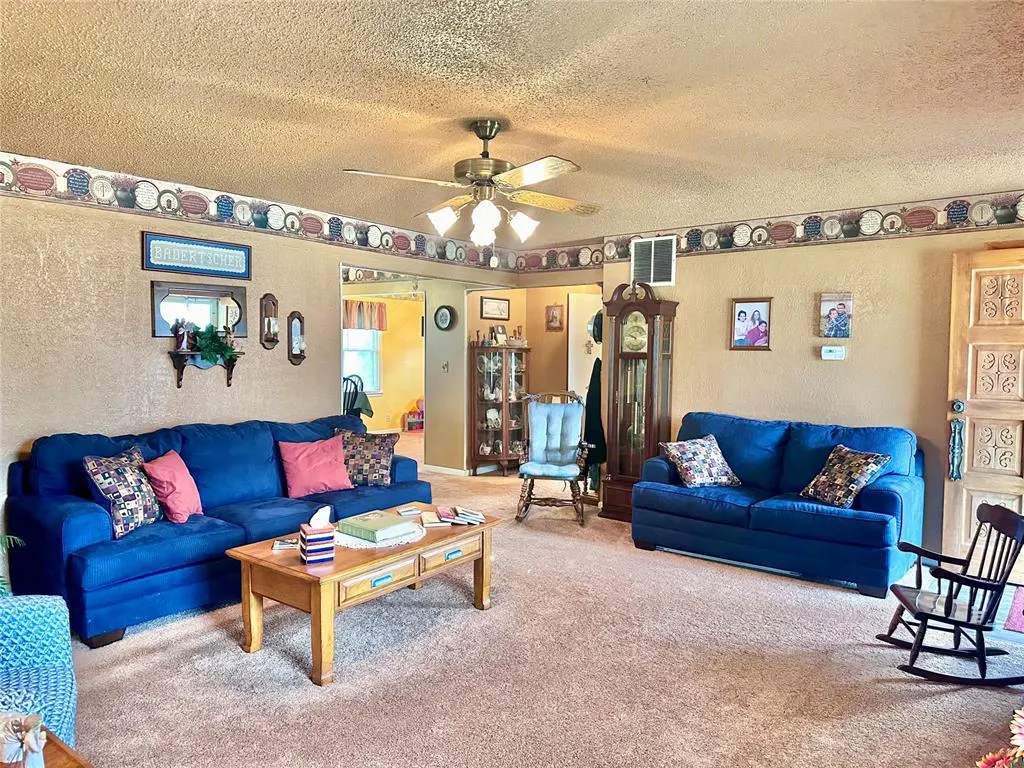 Photo 9 — 701 W Comanche Avenue, Rush Springs, OK 73082