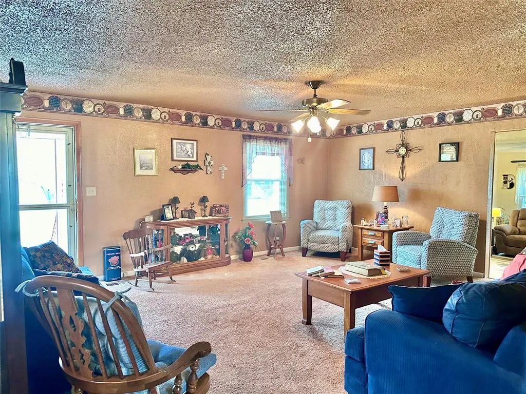 Photo 11 — 701 W Comanche Avenue, Rush Springs, OK 73082