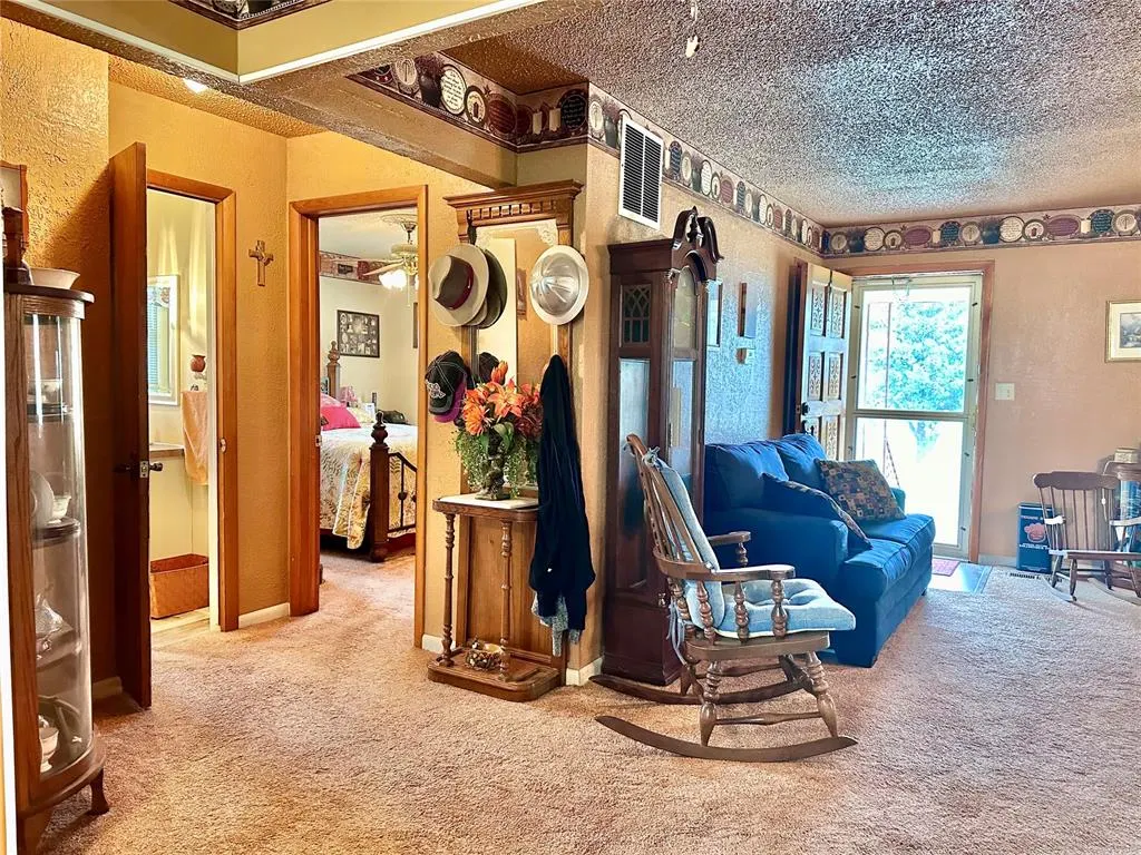 Photo 12 — 701 W Comanche Avenue, Rush Springs, OK 73082