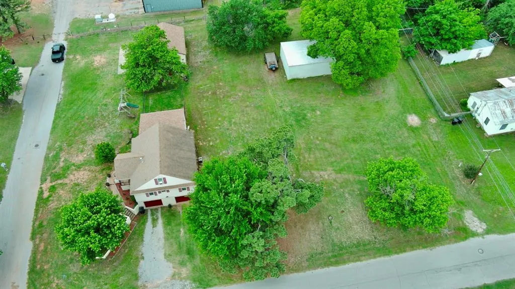 Photo 33 — 701 W Comanche Avenue, Rush Springs, OK 73082
