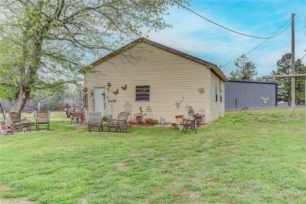 Photo 36 — 701 W Comanche Avenue, Rush Springs, OK 73082