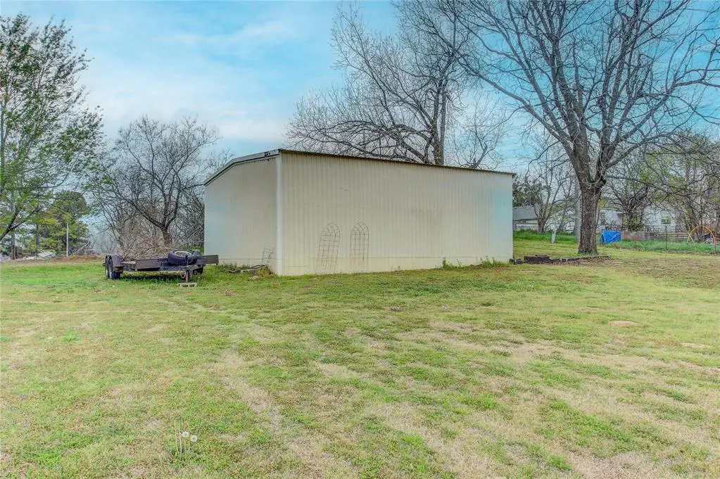 Photo 37 — 701 W Comanche Avenue, Rush Springs, OK 73082