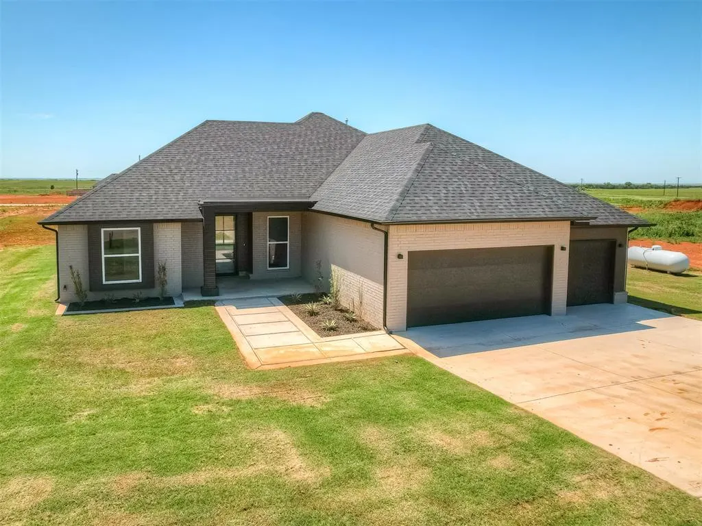 Front exterior — 25198 Scarlett Street, Cashion, OK 73016
