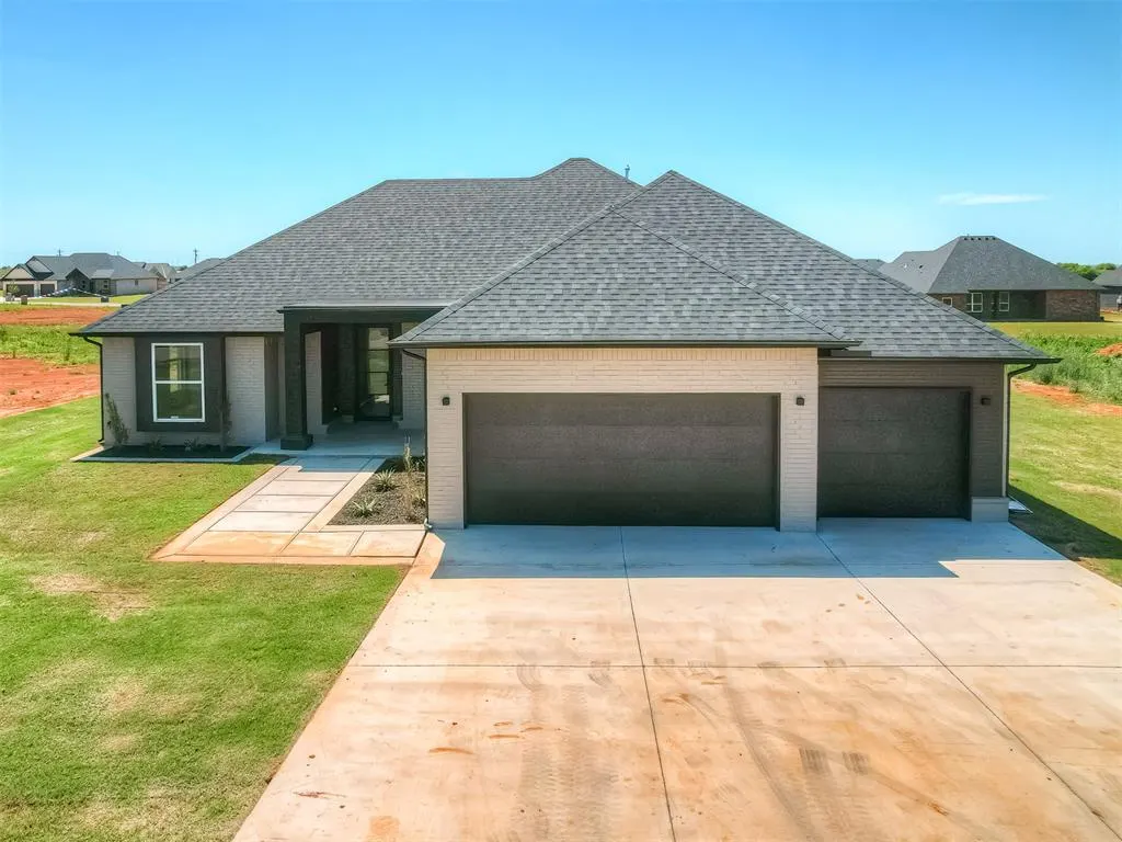 Photo 2 — 25198 Scarlett Street, Cashion, OK 73016
