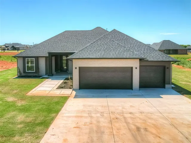 Photo 2 — 25198 Scarlett Street, Cashion, OK 73016