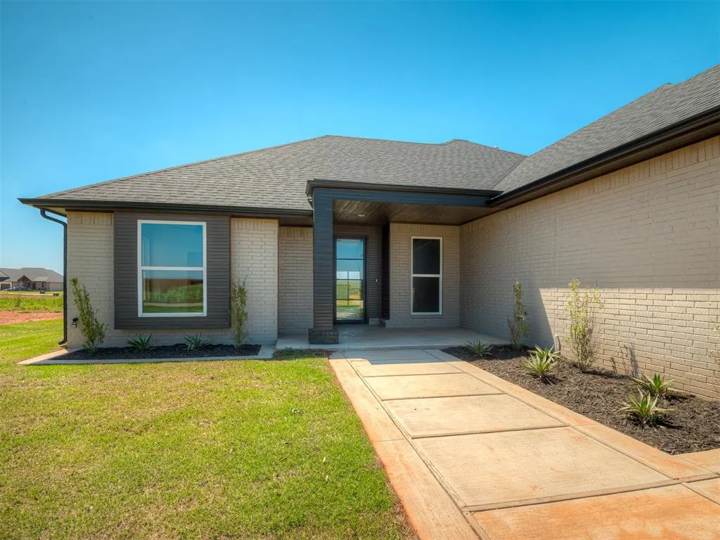 Photo 3 — 25198 Scarlett Street, Cashion, OK 73016