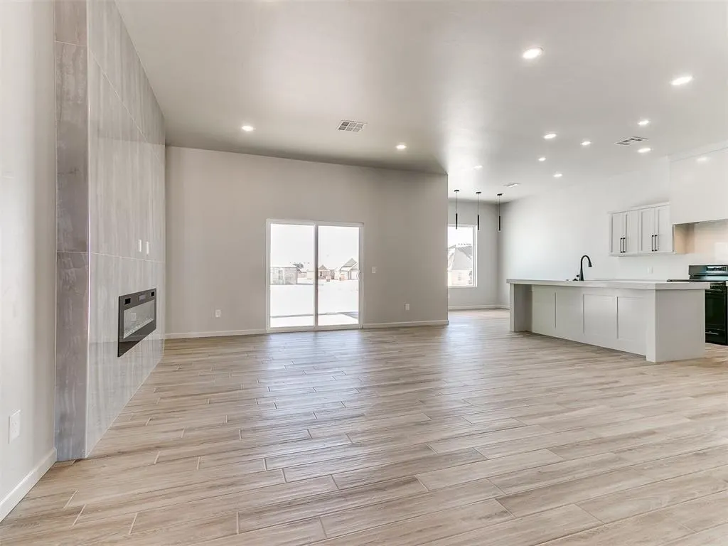 Photo 10 — 25198 Scarlett Street, Cashion, OK 73016