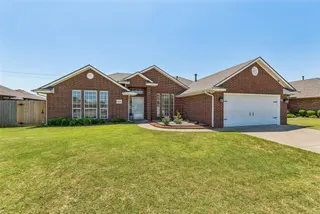 Sold home at 8204 NW 71st Street