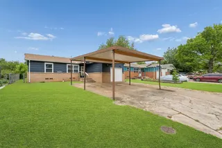 Sold home at 1420 NW 99th Street