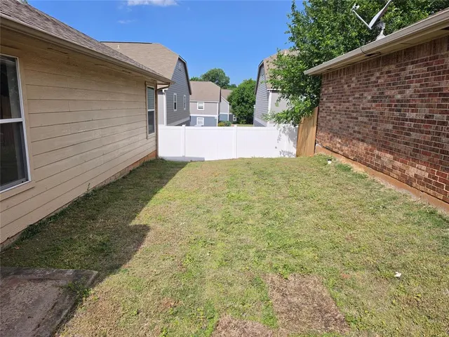 Photo 4 — 2425 Cherry Lane, Midwest City, OK 73130