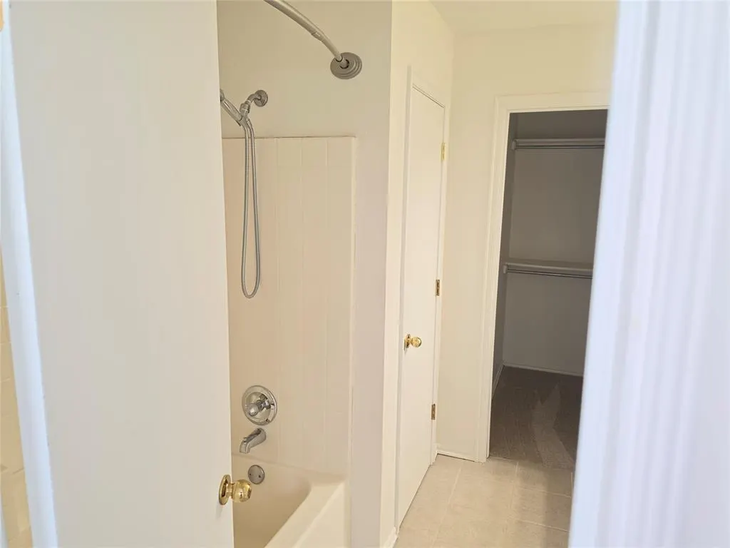 Photo 10 — 2425 Cherry Lane, Midwest City, OK 73130