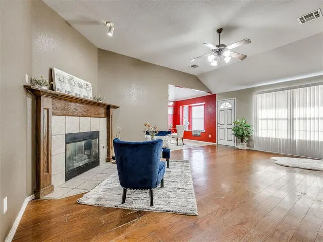 Photo 2 — 212 Cambridge Drive, Midwest City, OK 73110