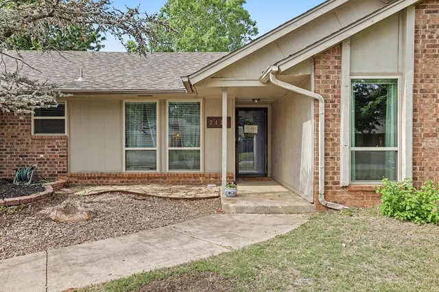 Front exterior — 2421 Appleway Street, Edmond, OK 73013