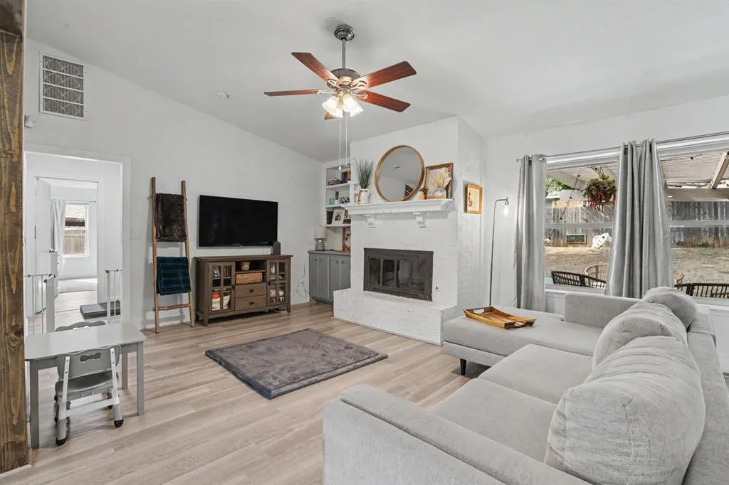 Photo 2 — 2421 Appleway Street, Edmond, OK 73013