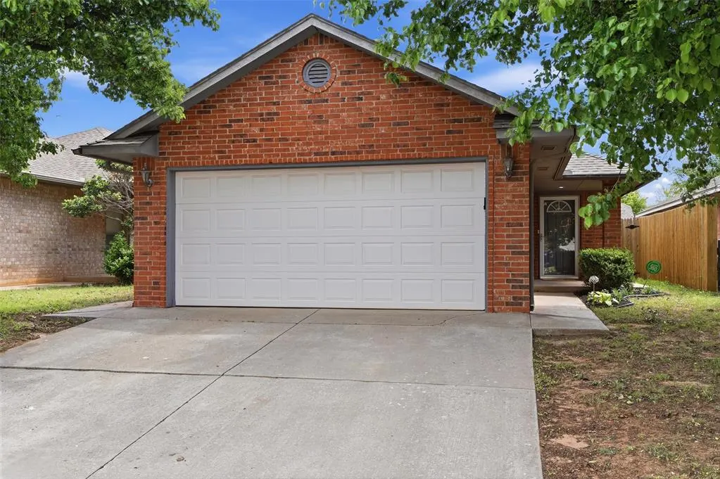 Photo 2 — 3832 Southwind Avenue, Oklahoma City, OK 73179
