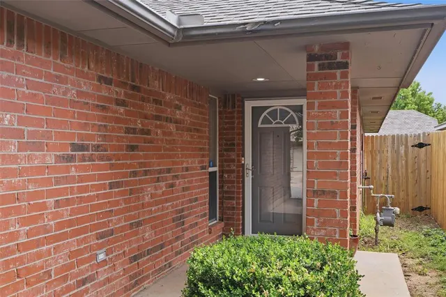 Photo 3 — 3832 Southwind Avenue, Oklahoma City, OK 73179