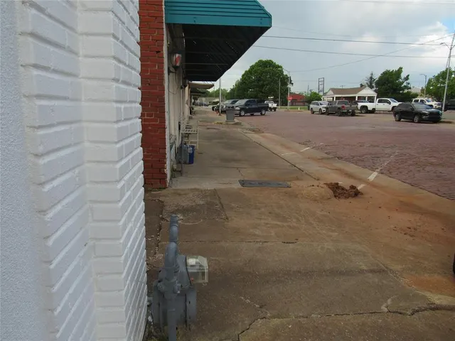 Photo 6 — 301 S Chickasaw Street, Pauls Valley, OK 73075