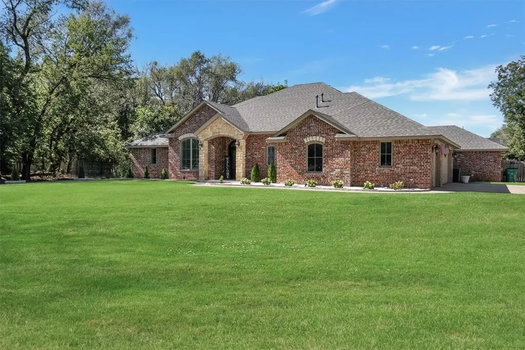 Photo 6 — 715 N Michigan Avenue, Mangum, OK 73554