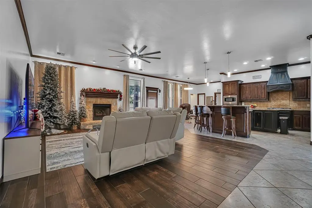 Photo 4 — 715 N Michigan Avenue, Mangum, OK 73554
