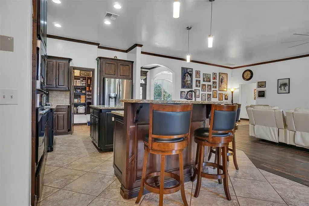 Photo 16 — 715 N Michigan Avenue, Mangum, OK 73554