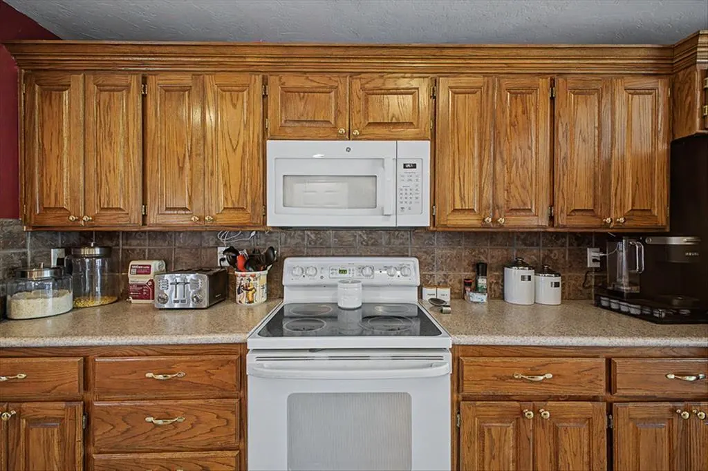 Photo 14 — 809 Ellsworth Avenue, Yukon, OK 73099