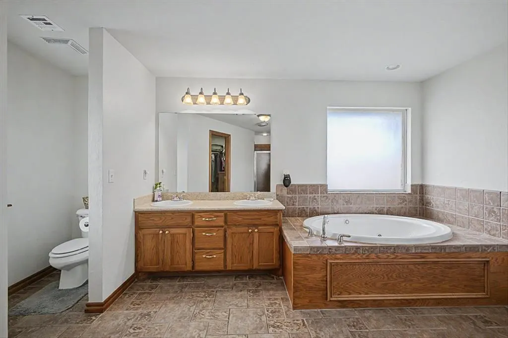 Photo 39 — 809 Ellsworth Avenue, Yukon, OK 73099