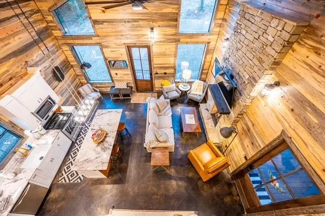 Photo 5 — 46 Oak Spring Circle, Broken Bow, OK 74728