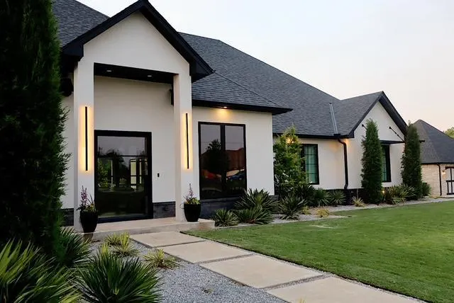 Photo 3 — 8225 SW 109th Terrace, Oklahoma City, OK 73173
