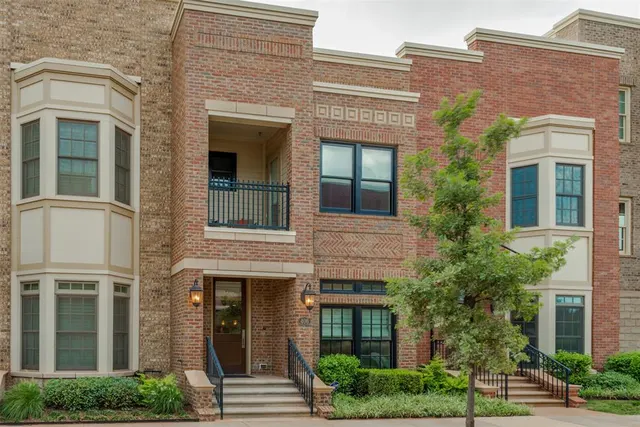 Photo 2 — 406 NE 1st Street, Oklahoma City, OK 73104