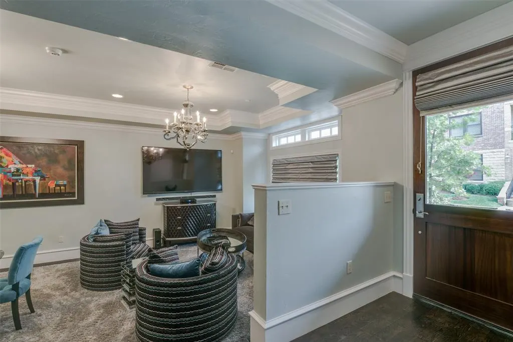 Photo 4 — 406 NE 1st Street, Oklahoma City, OK 73104