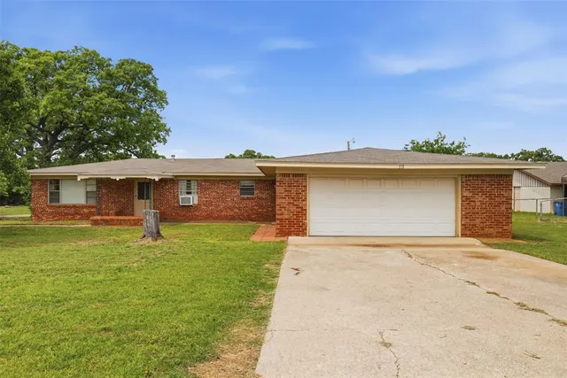 Front exterior — 6331 N Alaska Drive, Duncan, OK 73533