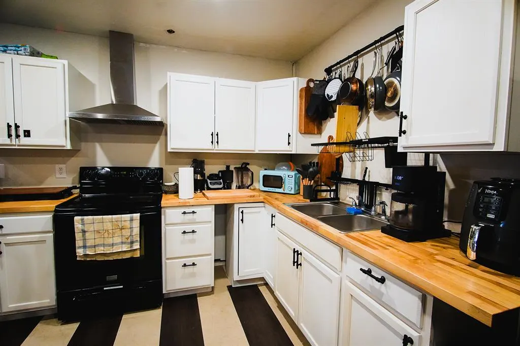 Photo 10 — 2012 W Boyd Street, Norman, OK 73069