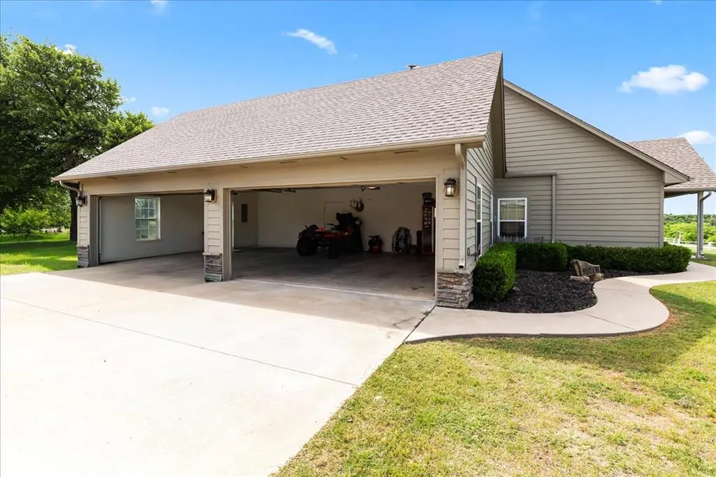 Photo 17 — 44131 County Street 2730, Cement, OK 73017