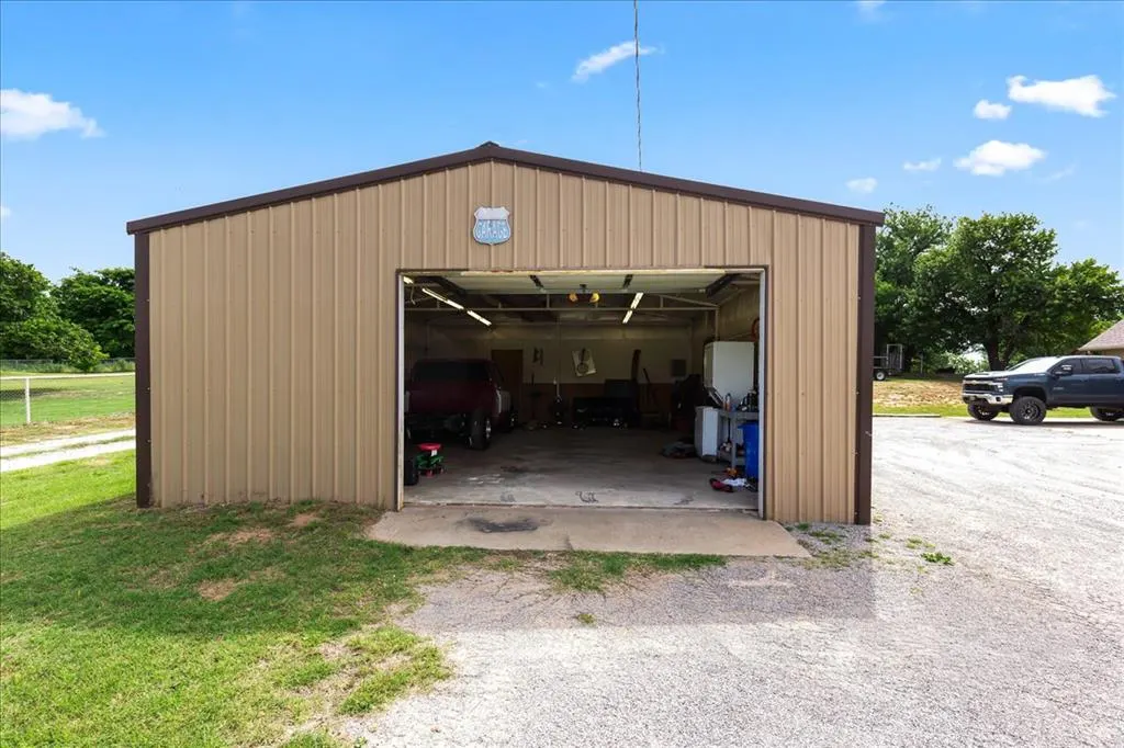 Photo 18 — 44131 County Street 2730, Cement, OK 73017