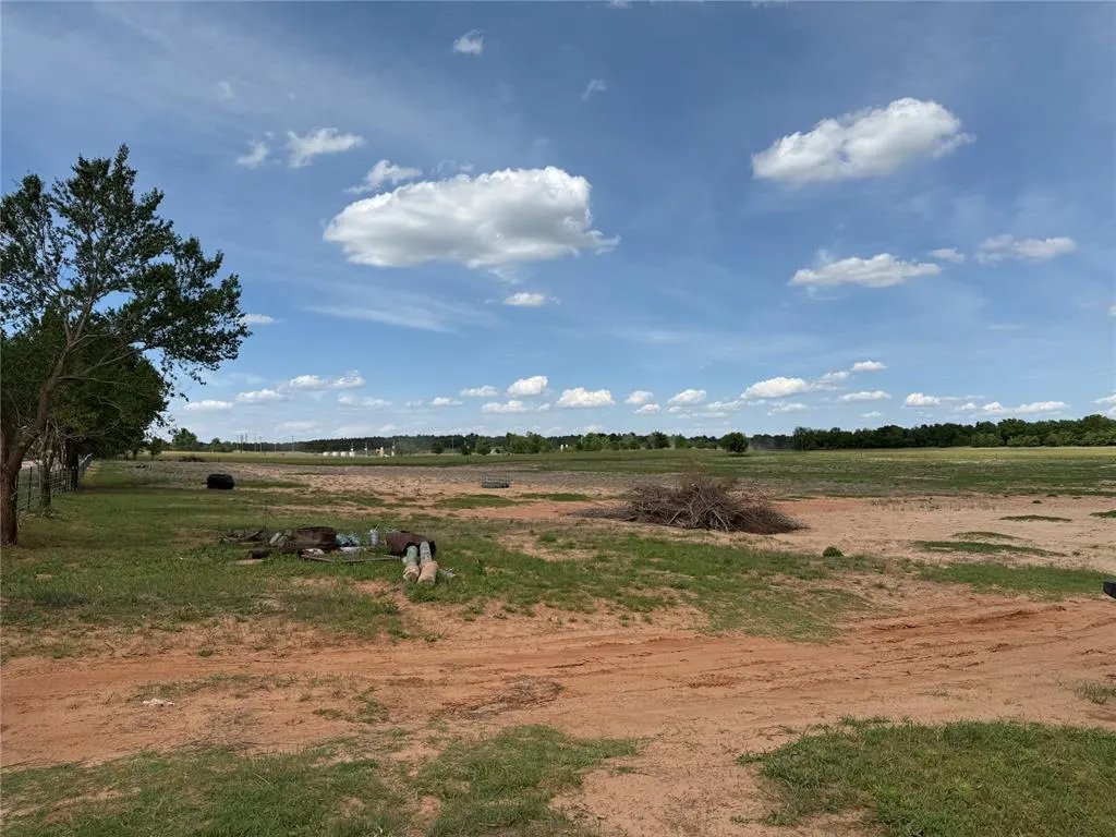 Photo 18 — 5000 N Meridian Avenue, Crescent, OK 73028