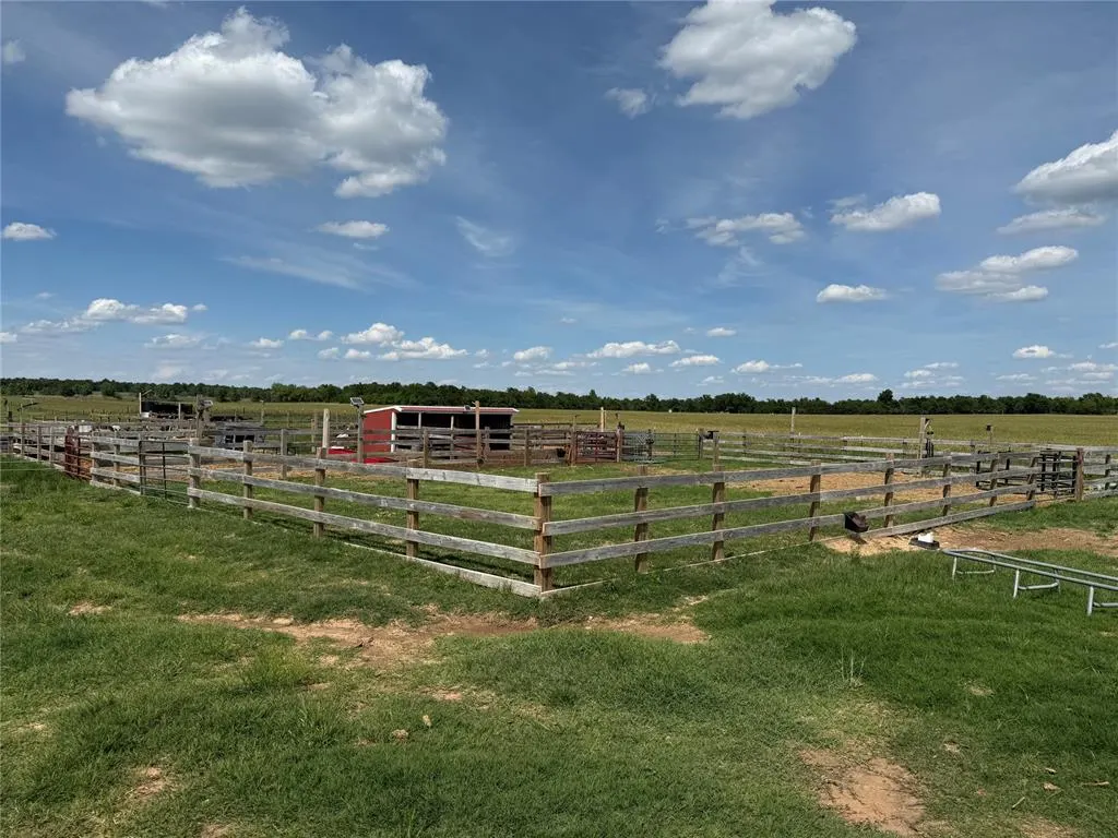 Photo 9 — 5000 N Meridian Avenue, Crescent, OK 73028