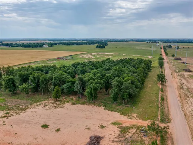 Photo 4 — 5000 N Meridian Avenue, Crescent, OK 73028