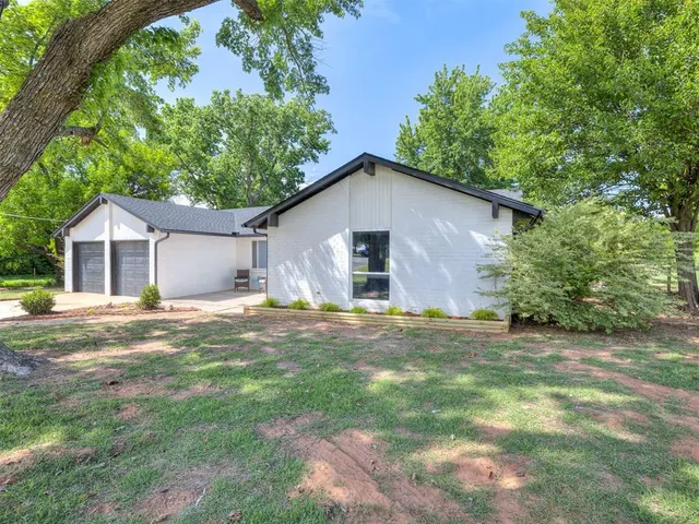 Photo 2 — 8321 NE 122nd Street, Jones, OK 73049