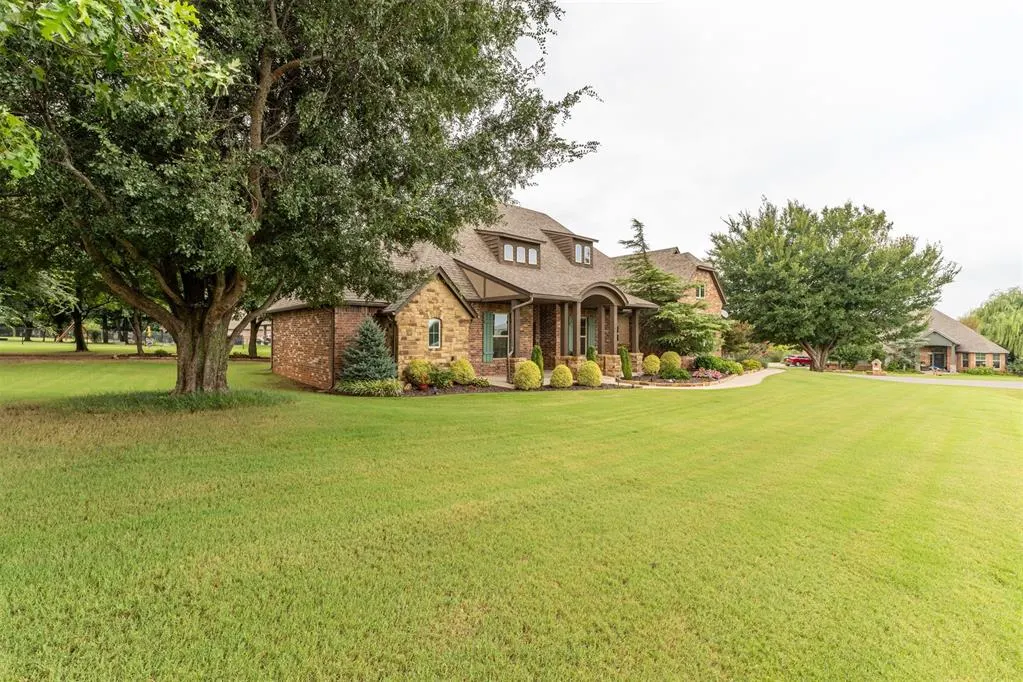 Photo 2 — 2055 NW 34 Street, Newcastle, OK 73065
