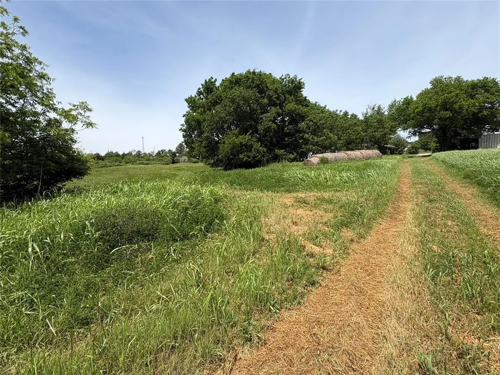 Photo 8 — 340903 E HWY 62 Highway, Meeker, OK 74855