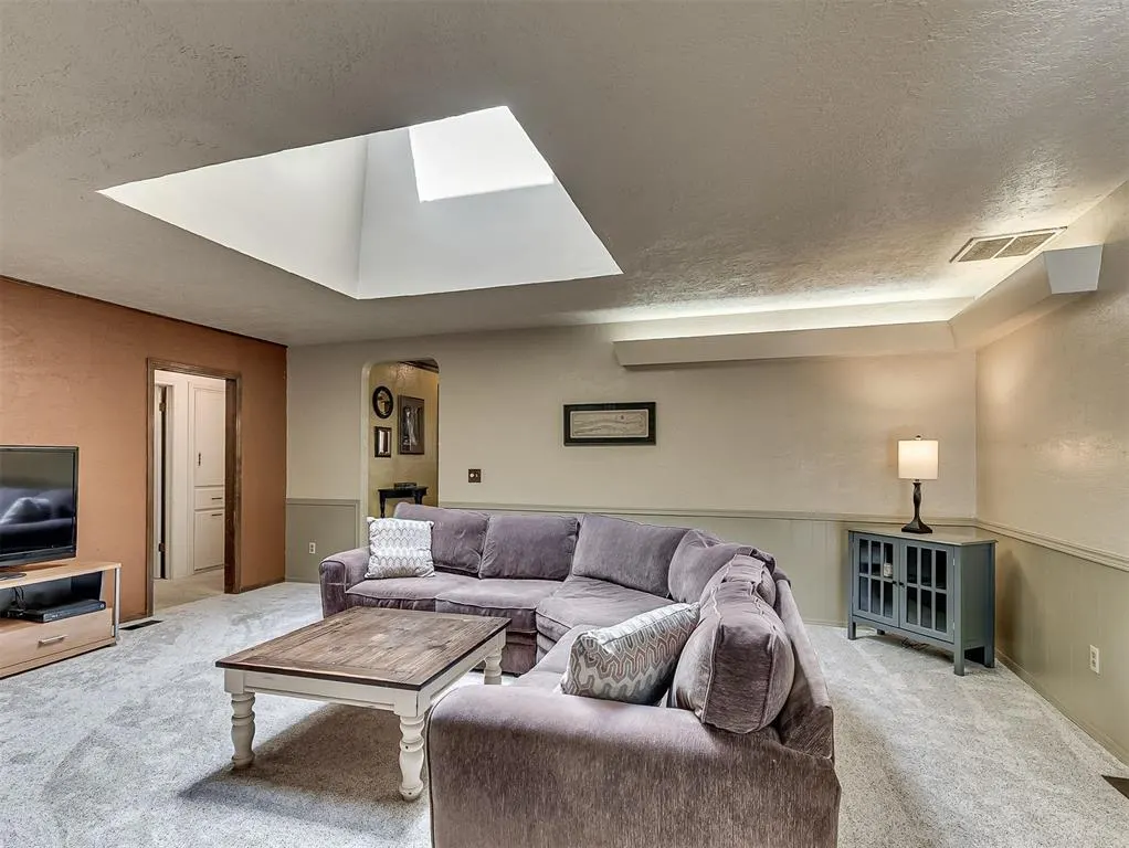 Photo 11 — 9216 Sutton Place, Oklahoma City, OK 73132