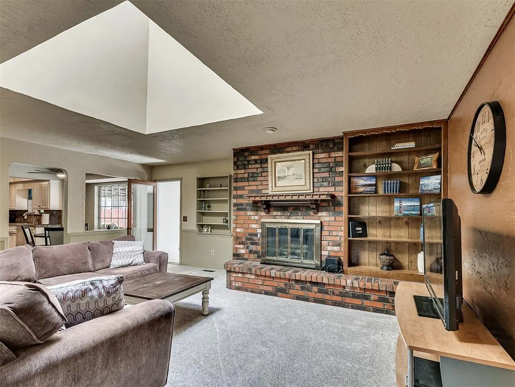 Photo 12 — 9216 Sutton Place, Oklahoma City, OK 73132