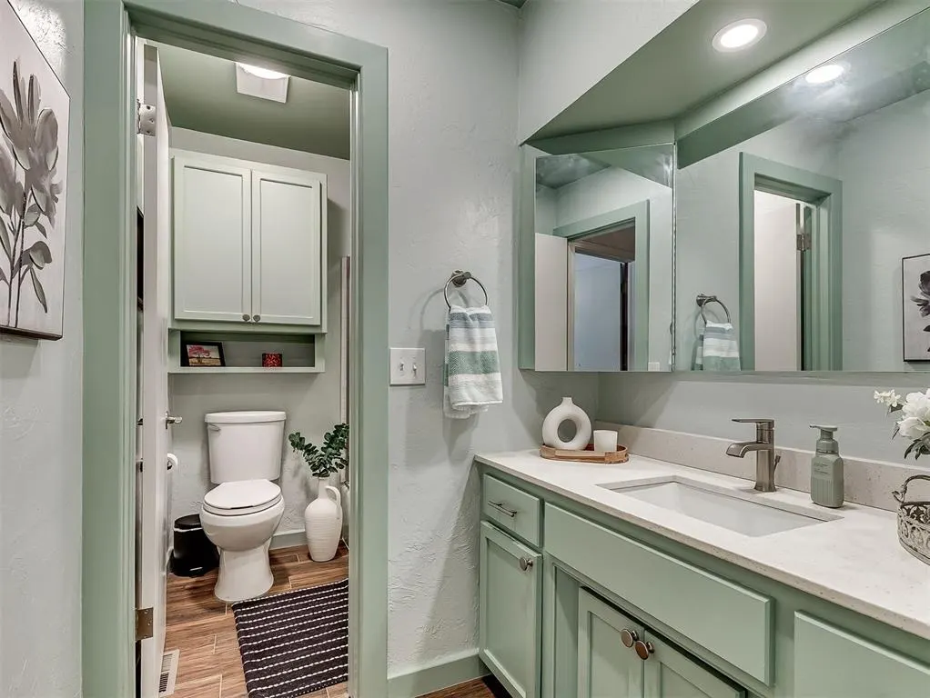 Photo 32 — 9216 Sutton Place, Oklahoma City, OK 73132