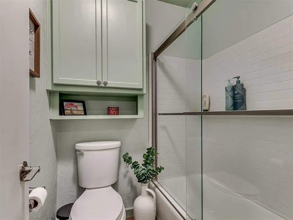 Photo 33 — 9216 Sutton Place, Oklahoma City, OK 73132