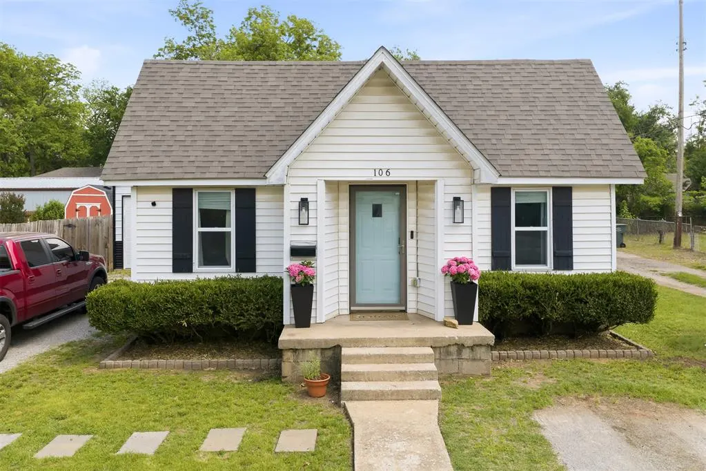 Front exterior — 106 E Agnew Avenue, Pauls Valley, OK 73075