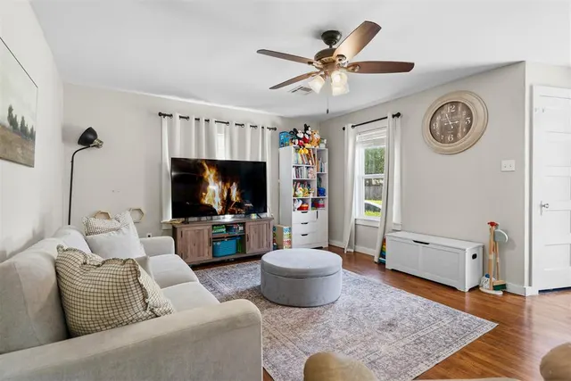 Photo 6 — 106 E Agnew Avenue, Pauls Valley, OK 73075