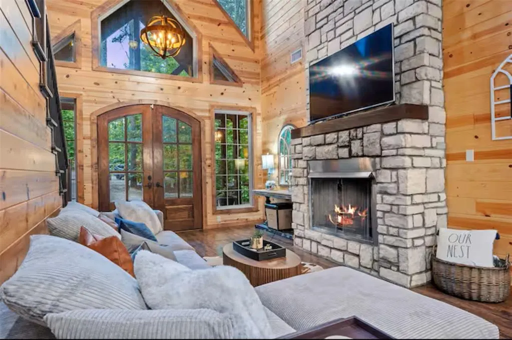 Photo 2 — 57 N Mayflower Circle, Broken Bow, OK 74728