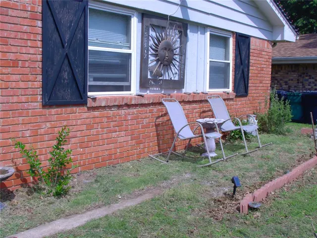 Photo 5 — 1240 N Warren Place, Oklahoma City, OK 73107