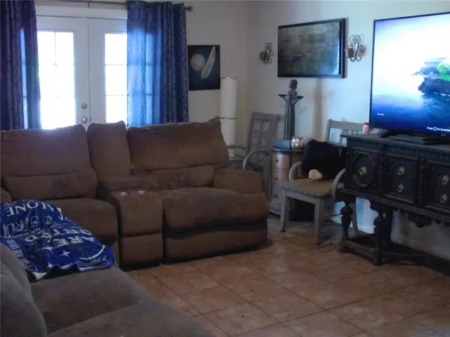 Photo 6 — 1240 N Warren Place, Oklahoma City, OK 73107